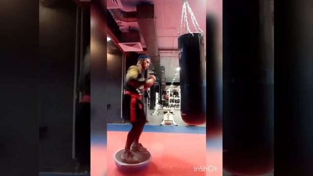 Тренировка на баланс у мешка смотреть онлайн
