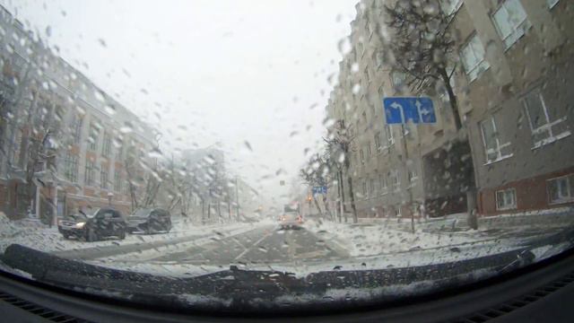 Поездка по городу во время сильной метели смотреть онлайн