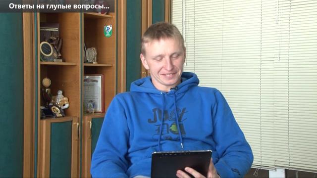 "У планшета" Андрей Разин: Супружеский долг можно материализовать. Но я в политике не разбираюсь смотреть онлайн