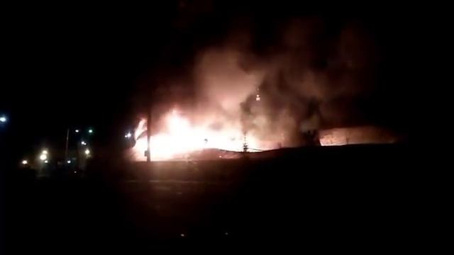 Камышлов Пожар горит мини рынок 26.05.2017 (2) смотреть онлайн