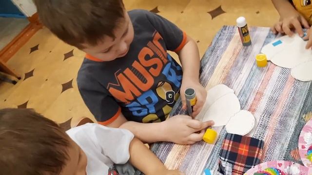 МКДОУ д/с №356, средняя группа "Колокольчик" аппликация "Зимняя шапка" смотреть онлайн