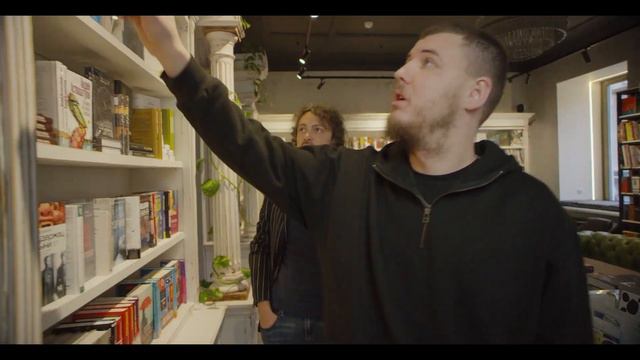 ТРИ КНИГИ ОТ РИЧА смотреть онлайн