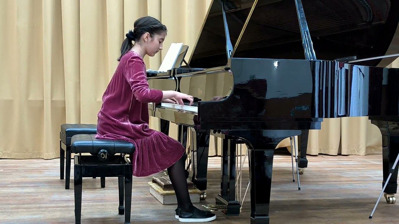 10. И.С. Бах - Прелюдия ре мажор из цикла «Шесть маленьких прелюдий». Исп. Радевич Диана (4 класс) смотреть онлайн