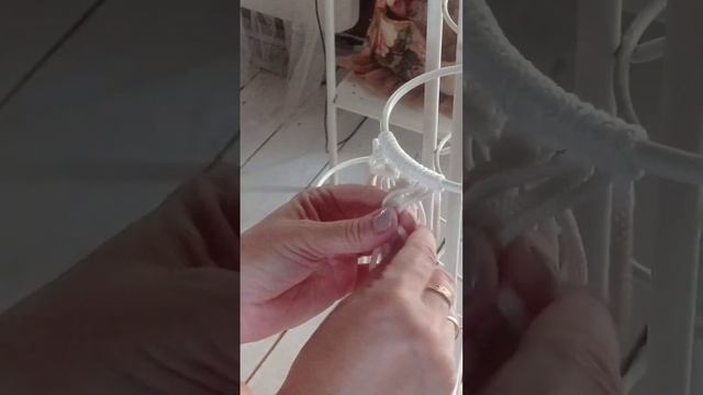 Декор подставки под цветы с помощью макраме смотреть онлайн