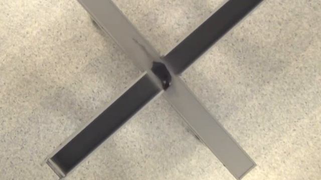 Поведение мыши линии С57Bl/6 в установке "Приподнятый крестообразный лабиринт" (в реальном времени смотреть онлайн