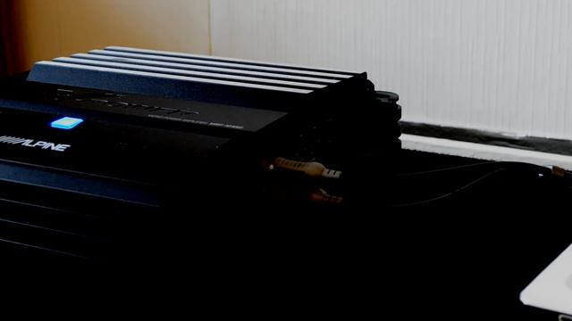 Alpine MRP-M450 amplifier + JBL CB300e bandpass subwoofer bass test смотреть онлайн