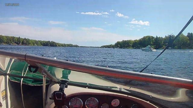 flying around Spring Lake on a 2000 starcraft boat смотреть онлайн