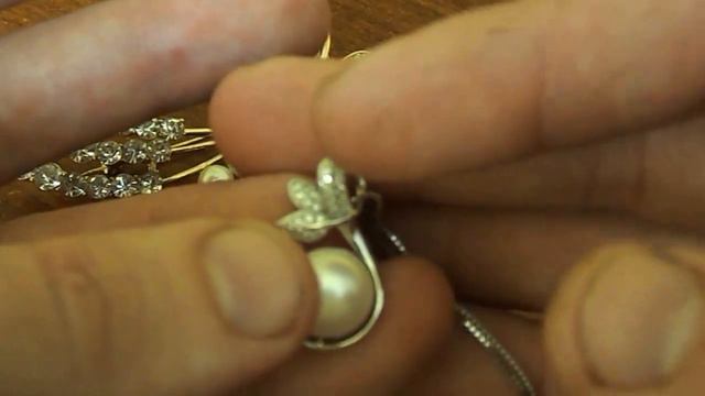 брошь, кулон, заколка смотреть онлайн