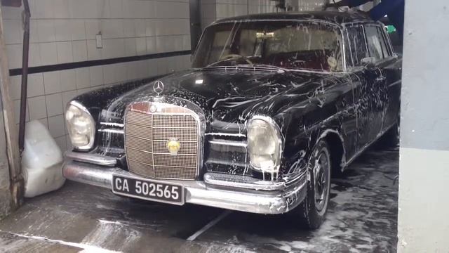 Mercedes Benz 230S W111, 1966 (Heckflosse) car wash. Cape Town South Africa смотреть онлайн