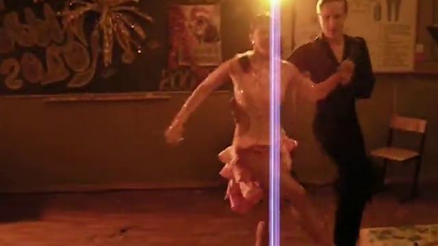 Зажигательный танец смотреть онлайн