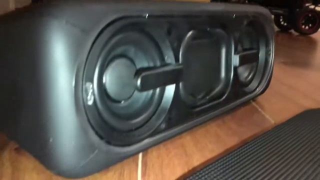 Sony XB40 Extreme bass test смотреть онлайн