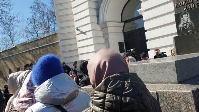 КИЕВО-ПЕЧЕРСКАЯ ЛАВРА БЬЁТ В НАБАТ! смотреть онлайн
