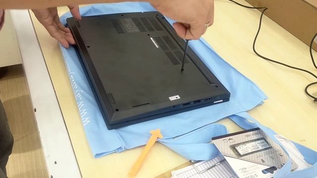 Upgrade SSD LENOVO THINKPAD E495-RYZEN 3-3200U