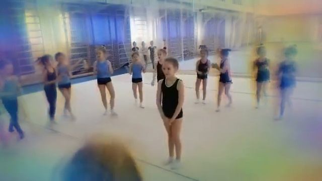 меня поздравляют на день рождения на гимнастике смотреть онлайн