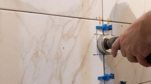 отверстие в плитке под розетку