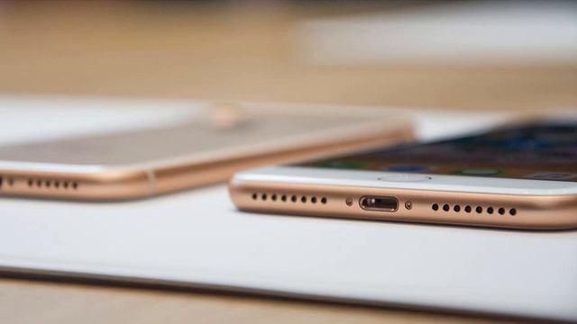 Iphone 8 and iphone 8 plus preview: we take a look at apple’s latest handsets, boasting a11 bionic смотреть онлайн