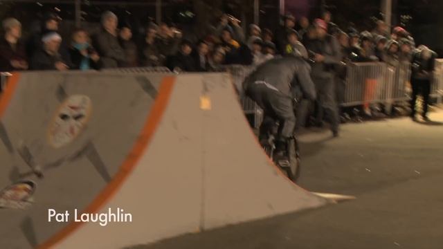 BMX street riders haunt Brooklyn - Red Bull Trick or Treat 2010 смотреть онлайн