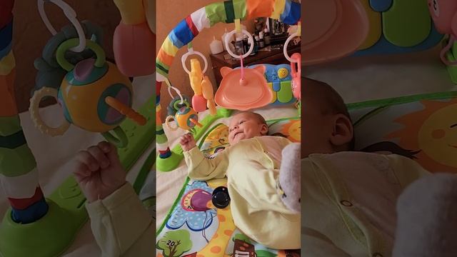 Спасибо крестным за подарки. Коврик вообще топ смотреть онлайн