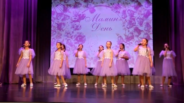 Вокальный ансамбль «Карамельки» и Е.Андронова - песня «Мама первое слово» смотреть онлайн