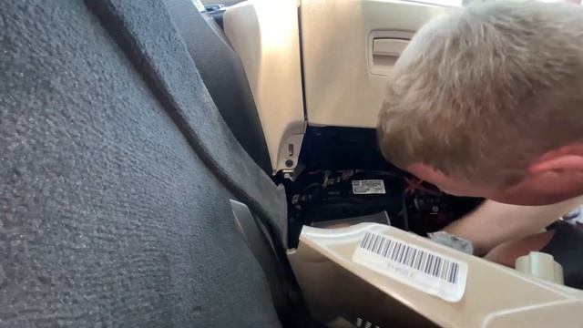 Замена салонного фильтра BMW 5 (F10/F11/F18),5GT (F07/GT),6(F12), 7(F01/F02, F04) Rolls Royce Ghost