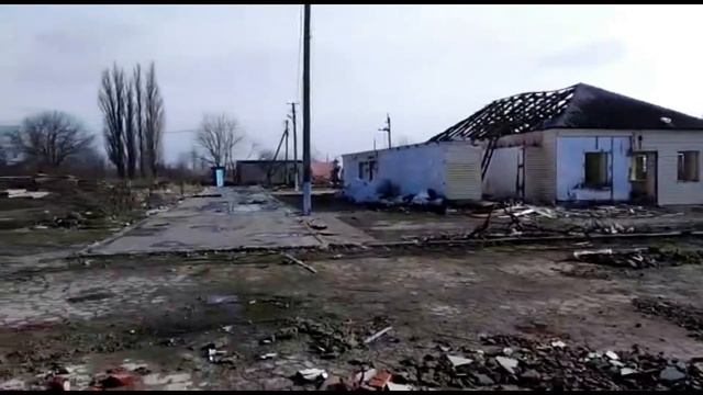 УХОДИТ ЭПОХА/ОТ ЗАБРОШЕННОЙ БАЗЫ ПО РЕМОНТУ С/Х ТЕХНИКИ НИЧЕГО НЕ ОСТАНЕТСЯ/РАЗВЯЗКА НА А290 смотреть онлайн