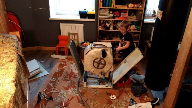 Малыши против стиральной машинки!!! Кто кого??! смотреть онлайн