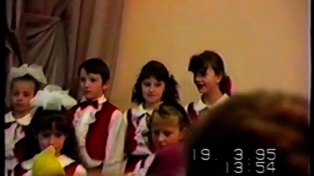 Фрагмент выступления хора Соловушко 1995 г на юбилее школы смотреть онлайн
