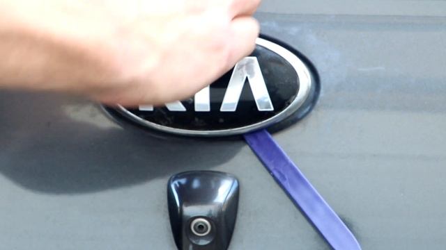 Kia Rio Emblem Replacement - How To Install Kia K Logo Trunk Emblem смотреть онлайн