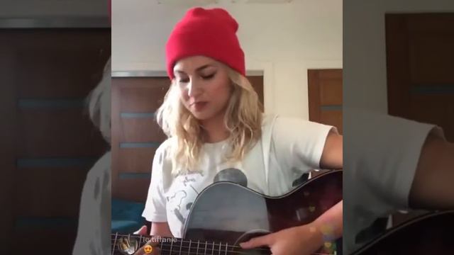 Tori Kelly • U Remind Me (Usher) | #QuaranTeaWithTori смотреть онлайн