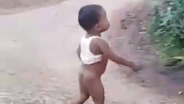 щенок не дает одеть штаны) смотреть онлайн