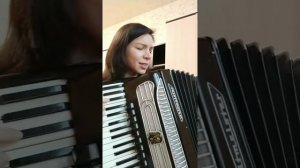 Оренбургский пуховый платок с голосом. Accordion. Песни Зыкиной. #folksongs #accordiongirl