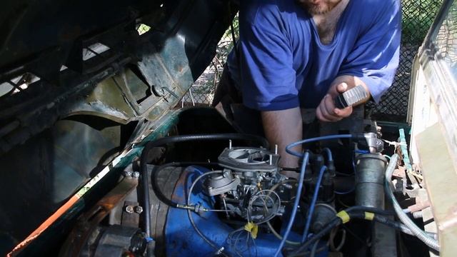 ЛУАЗ 967 ТПК на продажу. Моторный отсек и компрессия смотреть онлайн