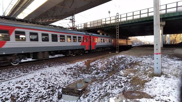 ЭТ2-М-108 прибывает на платформу Левобережная