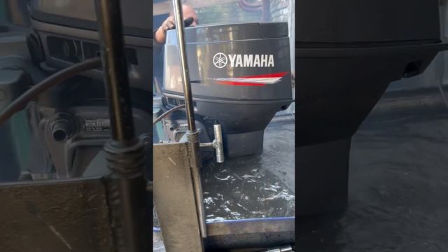 РАБОТА ЛОДОЧНОГО МОТОРА YAMAHA 30, 6J8, 3 Х цил, румпель 1 смотреть онлайн