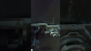 как снять переднюю дверную ручку   на Honda CR-V  2