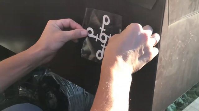 Как приклеить свастику смотреть онлайн