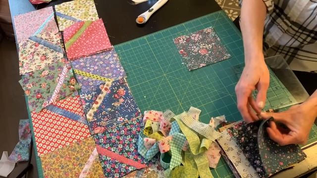 Such a simple quilt! - 5” squares and 1” strips - make it today смотреть онлайн