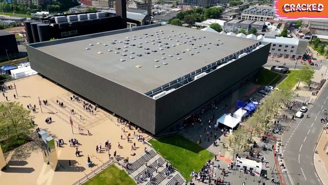 The Magic Behind LoL Esports смотреть онлайн