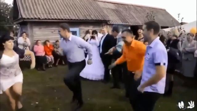 Только наш народ умеет так красиво и весело отдыхать смотреть онлайн