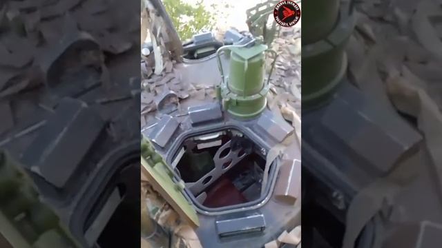 ⚡️Русские солдаты осмотрели брошенный французский колёсный танк и пришли в удивление от отсталости Н смотреть онлайн