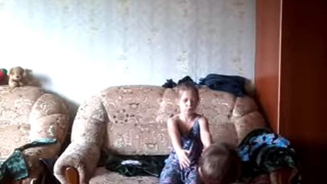 Делаю разноцветною воду смотреть онлайн