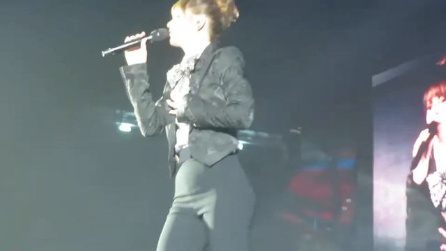 Cadere piano - Alessandra Amoroso @ Mediolanum forum - Assago - 10.03.19 смотреть онлайн