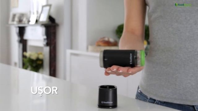 Videază printr-o simplă apăsare de buton, cu aparatul de vidat FoodSaver portabil смотреть онлайн