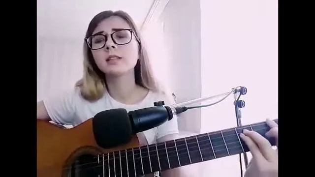 Молодая красивая дрянь - Алёна Швец на гитаре / кавер / cover by alessiya.lo / разборы на гитаре смотреть онлайн