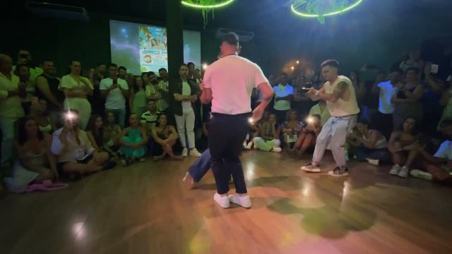 Workshop Bachata Daniel y Desirée Roman, Ryan Miles - Santa Soyromanmusic смотреть онлайн