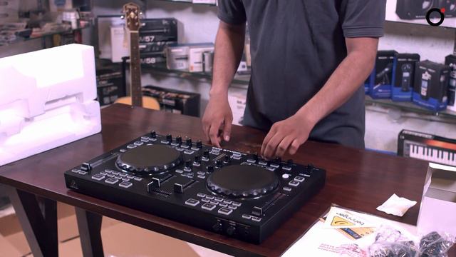 Unboxing of Behringer CMD Studio 4a смотреть онлайн