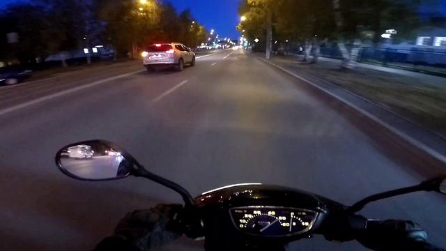 ВЕЧЕРНЯЯ ПОКАТУШКА НА СКУТЕРЕ ПО ГОРОДУ смотреть онлайн