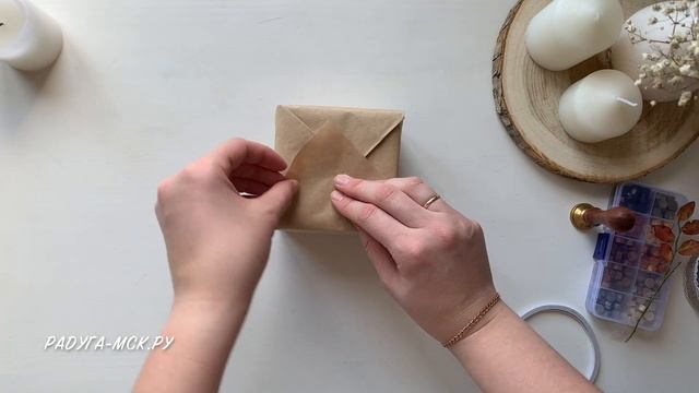 Как упаковать квадратную коробку / Осеняя упаковка подарка смотреть онлайн
