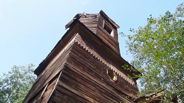 Деревня Поддубье. Заброшенная деревянная церковь Спаса Преображения 1898 года постройки смотреть онлайн