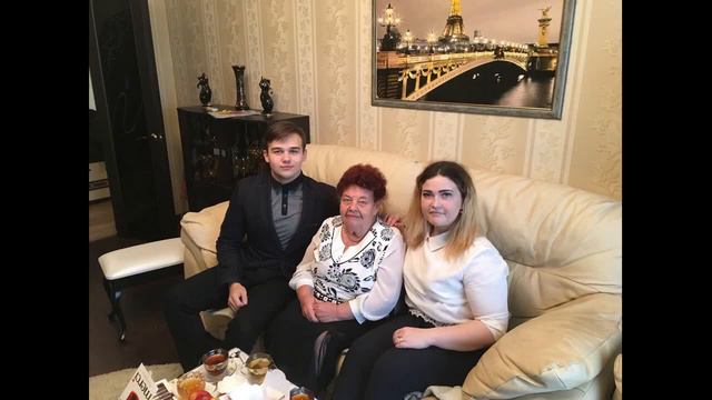 1. Поздравляем выпускников 11 класса смотреть онлайн